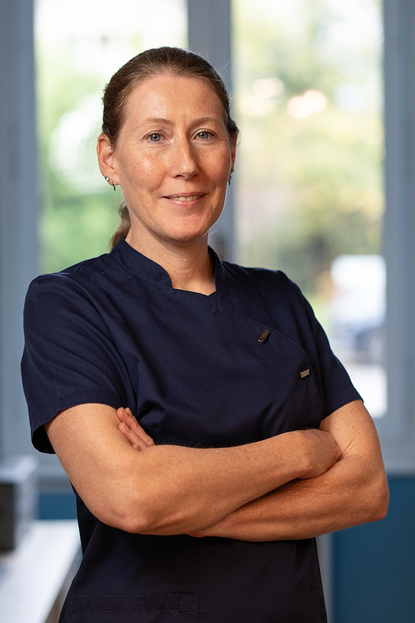 C�line, <br>assistante dipl�m�e Implantologie 